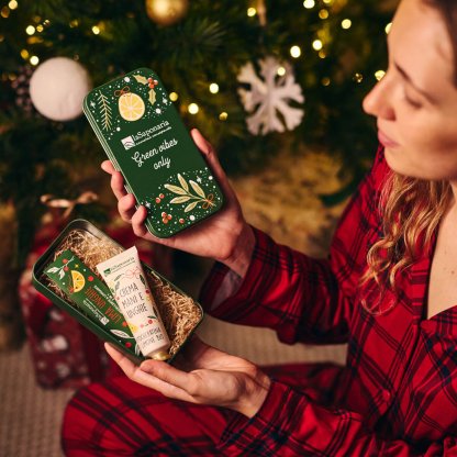 Cofrecito – Crema de Manos con Fitoceratina y Limón + Lima de Uñas “Bosque de Invierno”