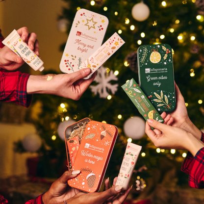 Cofrecito – Crema de Manos de Almendras y Frutos Rojos + Lima de Uñas “Fiesta”